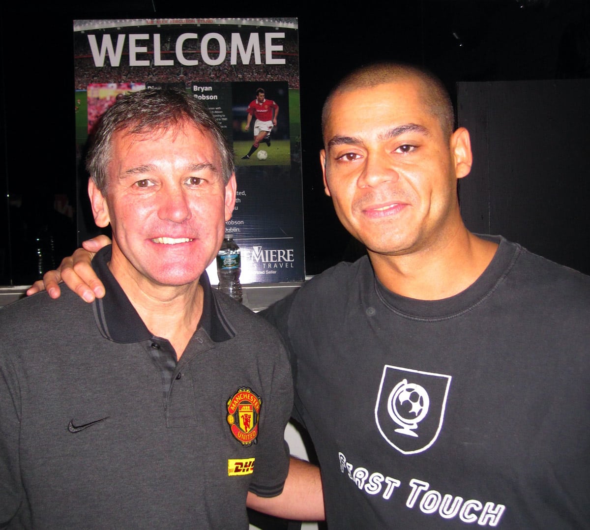 bryan robson with man utd supporters in new york