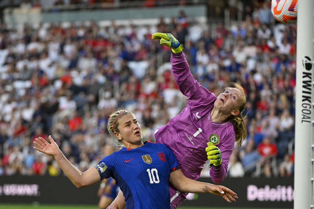 U.S. women celebrate against Ireland